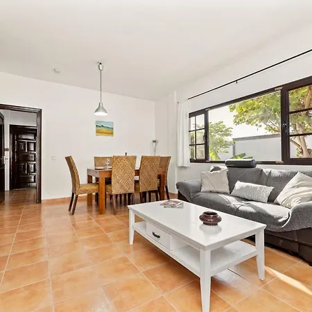 Under The Volcano In Playa Blanca Lanzarote Villa *